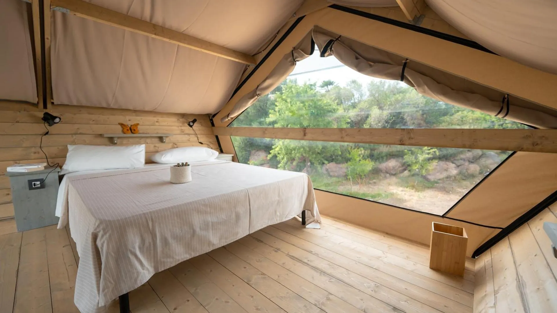 Hotel Agriglamping Butterfly House Sardegna à Olmedo 0*,  Italie